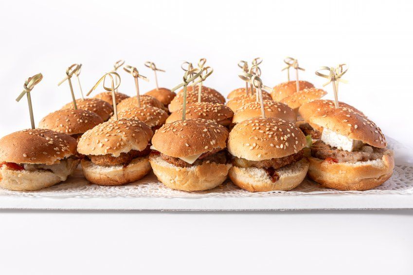 Bandeja de Mini hamburguesas variadas